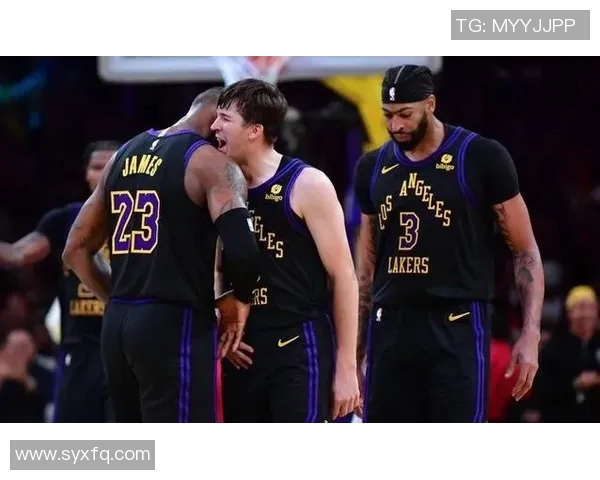 湖人快船对决贝弗利冲突引发赛场风波球迷热议局势紧张升级 湖人快船对决贝弗利冲突引发赛场风波球迷热议局势紧张升级