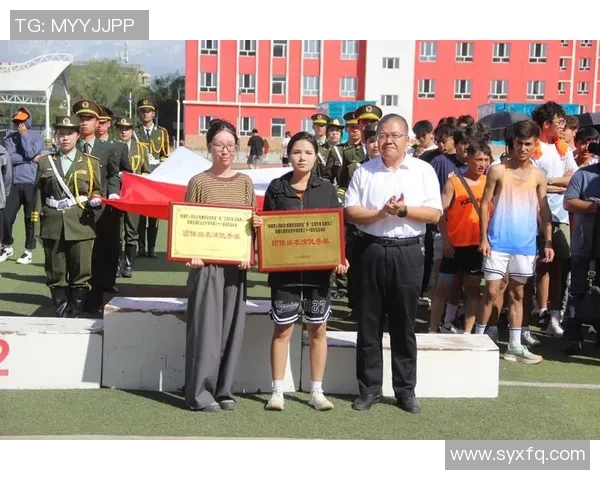 竞技体操赛场:运动员如何通过精湛技巧与完美表现征服观众与裁判 竞技体操赛场:运动员如何通过精湛技巧与完美表现征服观众与裁判