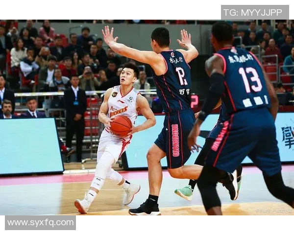 南京篮球队技术水平大幅提升引发关注创新高表现震撼全场